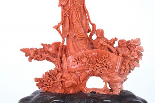 EARLY 20TH CENTURY CHINESE SCHOOL. CORAL CARVING "LADY ON F