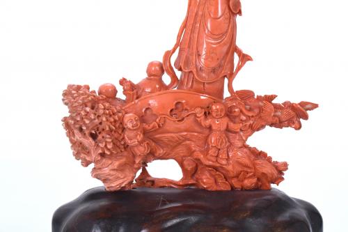 EARLY 20TH CENTURY CHINESE SCHOOL. CORAL CARVING "LADY ON F