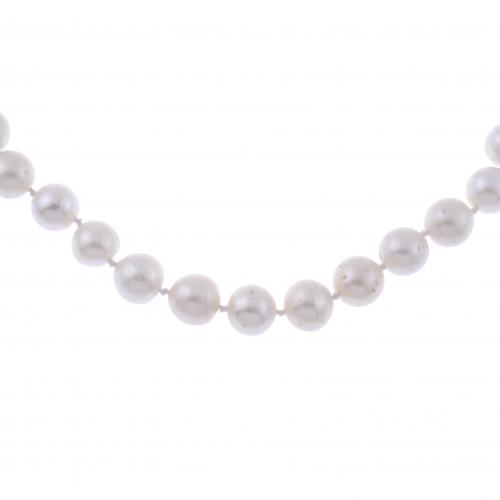 AUSTRALIAN PEARLS NECKLACE.