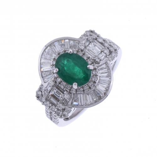 EMERALD AND DIAMONDS RING.