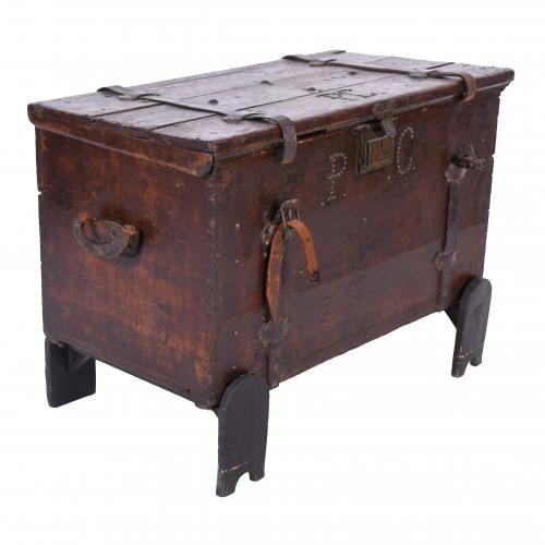 TRAVEL CHEST, LATE 19TH CENTURY.