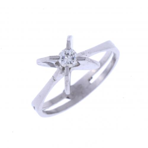 DIAMOND SOLITAIRE RING.