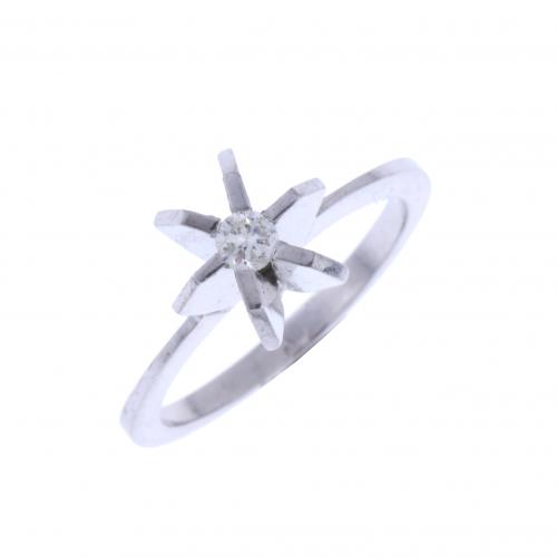 DIAMOND SOLITAIRE RING.