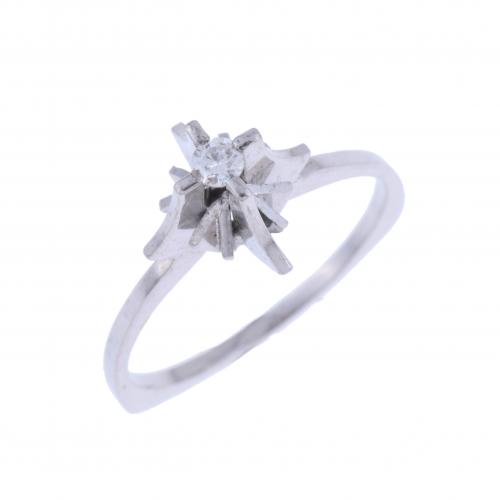 DIAMOND SOLITAIRE RING.