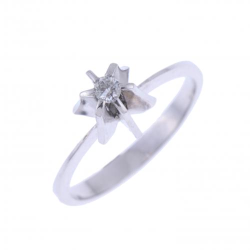 DIAMOND SOLITAIRE RING.