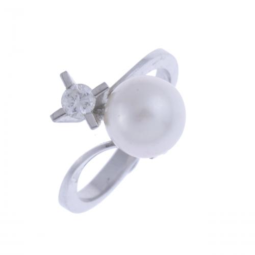 YOU AND ME RING WITH DIAMOND AND PEARL.