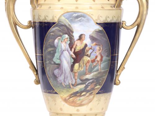 LARGE GOBLET IN AUSTRIAN PORCELAIN, EARLY 20TH CENTURY. 