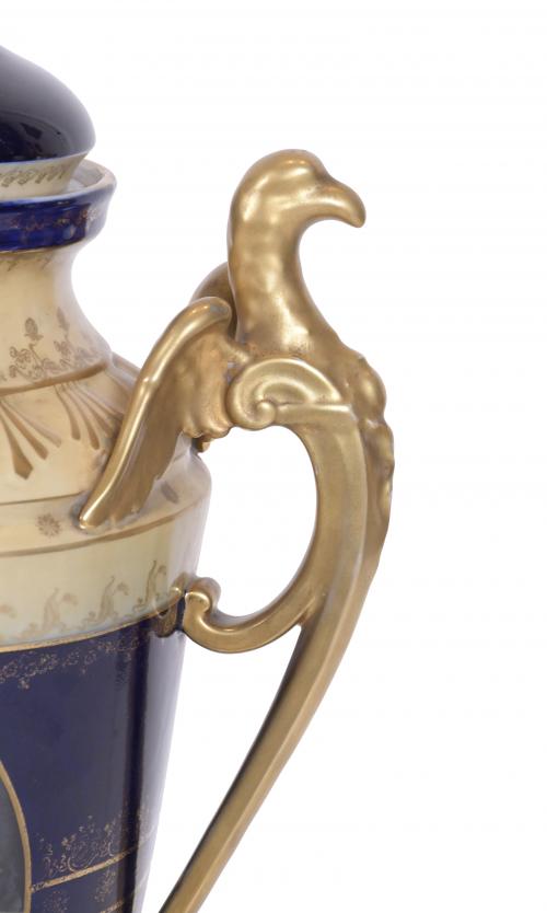 LARGE GOBLET IN AUSTRIAN PORCELAIN, EARLY 20TH CENTURY. 