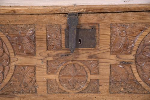 SPANISH CHEST, LATE 19TH CENTURY.