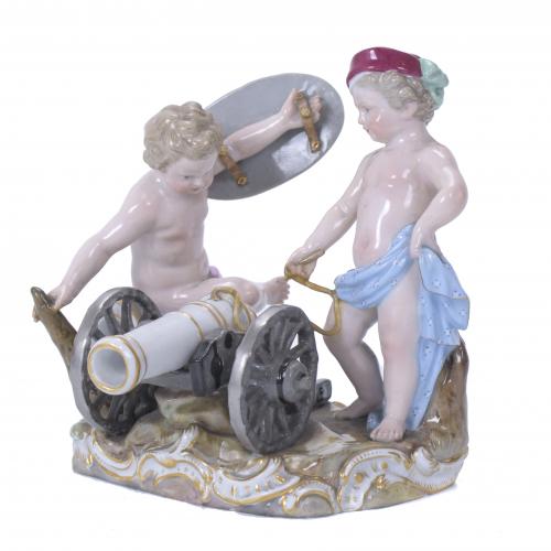 MEISSEN MANUFACTURE. CHILDREN WITH CANNON, 19TH CENTURY.