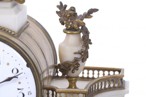 NAPOLEON III "PORTICO" TABLE CLOCK.