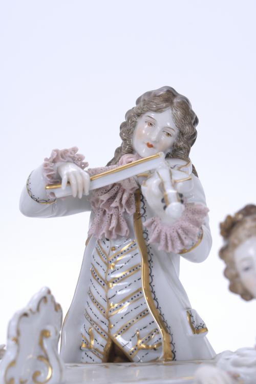 CAPODIMONTE MANUFACTURE. FIGURAL GROUP WITH MUSICAL SCENE, 