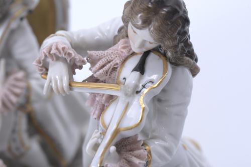 CAPODIMONTE MANUFACTURE. FIGURAL GROUP WITH MUSICAL SCENE, 