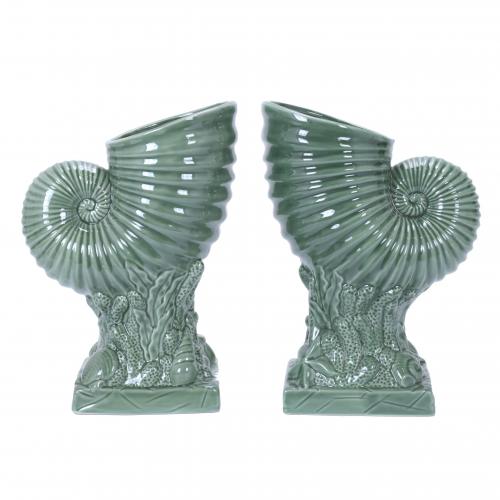 PAIR OF NAUTILUS IN PORCELAIN, LATE 20TH CENTURY. 