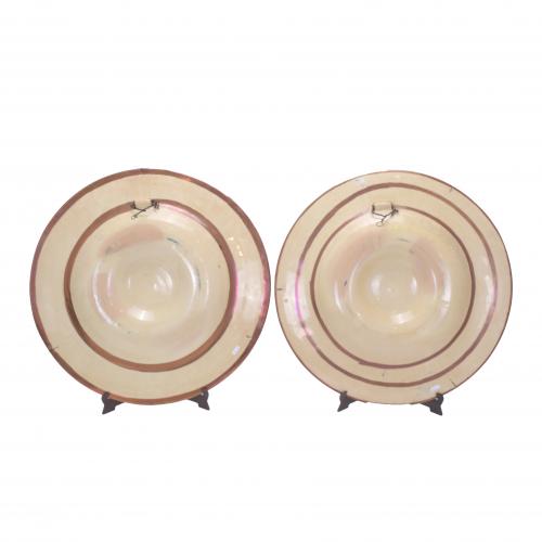 PAIR OF LARGE DISHES WITH METALLIC LUSTRE FROM MANISES, 19T