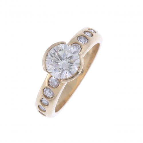 DIAMOND SOLITAIRE RING.