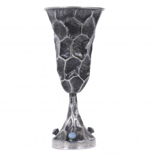 LARGE MODERNIST GOBLET IN SILVER WITH TURQUOISES, EARLY 20TH CENTURY.