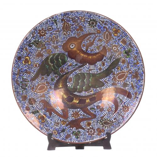 LARGE ANDALUSIAN DISH WITH METALLIC LUSTRE, 20TH CENTURY. 