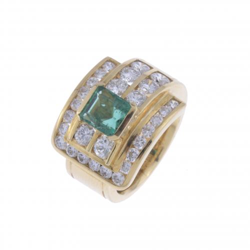 BAGUÉS. RING WITH EMERALD AND DIAMONDS.