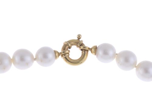 AUSTRALIAN PEARLS NECKLACE.