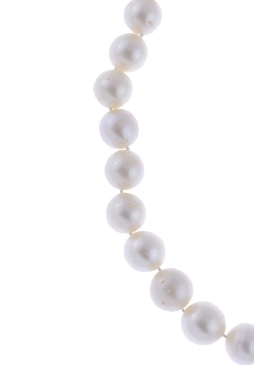 AUSTRALIAN PEARLS NECKLACE.