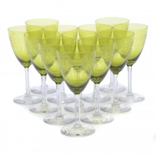 TWELVE WINE GLASSES IN TWO-TONE GLASS, 20TH CENTURY. 