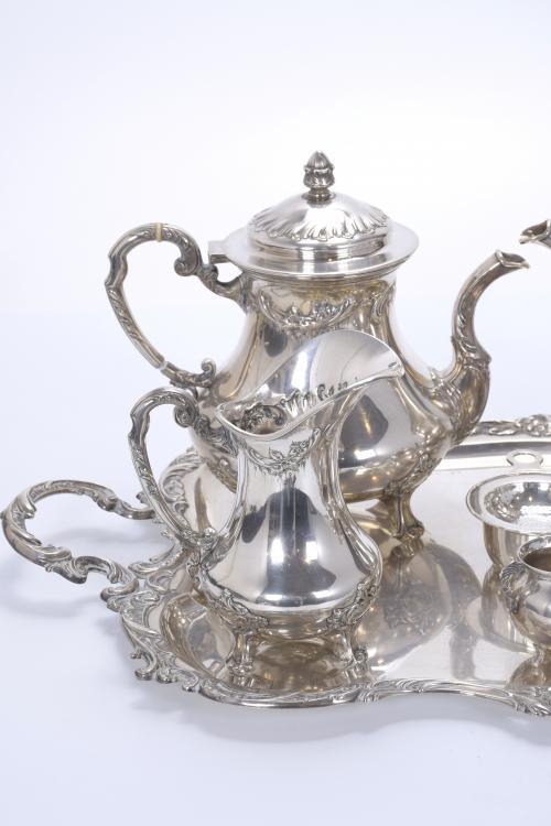 SILVER COFFEE AND TEA SET, MID 20TH CENTURY.