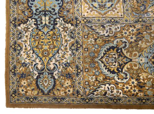 PERSIAN CARPET, 20TH CENTURY.