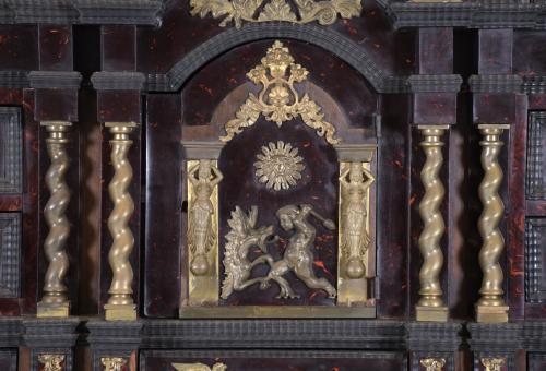 PAIR OF CABINETS ON CONSOLES, MANNERIST STYLE, 20TH CENTURY.