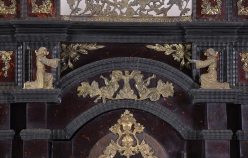 PAIR OF CABINETS ON CONSOLES, MANNERIST STYLE, 20TH CENTURY.