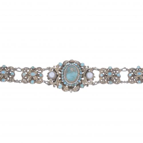 BRACELET WITH TURQUOISES, EARLY 20TH CENTURY.