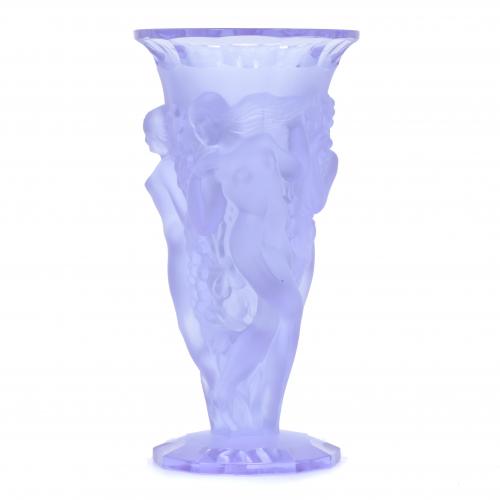 DESNÁ MANUFACTURE. BOHEMIAN GLASS VASE, LATE 19TH CENTURY.