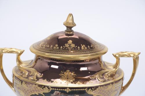 AUSTRIAN PORCELAIN CENTREPIECE, 20TH CENTURY.