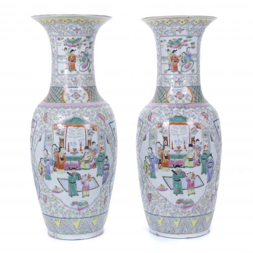 EARLY 20TH CENTURY CHINESE SCHOOL. PAIR OF GREEN FAMILY PORCELAIN VASES.