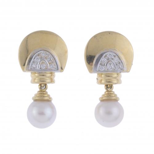 VASARI STYLE EARRINGS WITH PEARL.