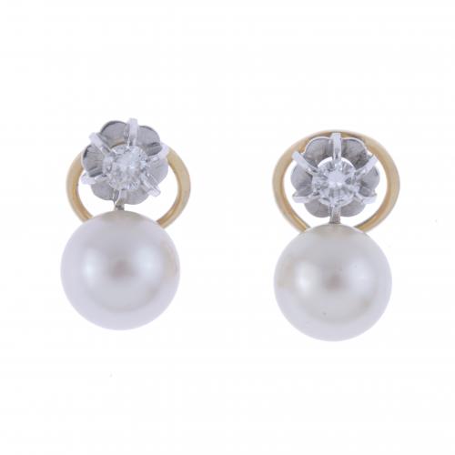 YOU AND ME EARRINGS WITH DIAMOND AND PEARL.