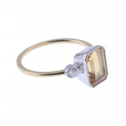 ART DECO STYLE RING WITH SMOKY QUARTZ AND DIAMONDS.