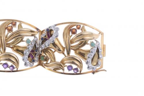 MODERNIST STYLE WIDE FLORAL BRACELET.