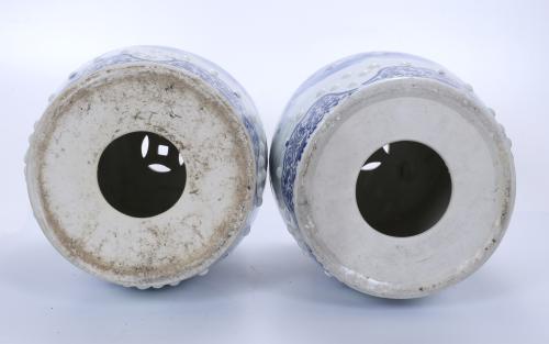 20TH CENTURY CHINESE SCHOOL. PAIR OF PORCELAIN STOOLS.