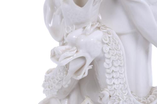 20TH CENTURY CHINESE SCHOOL. PORCELAIN SCULPTURE-FOUNTAIN.