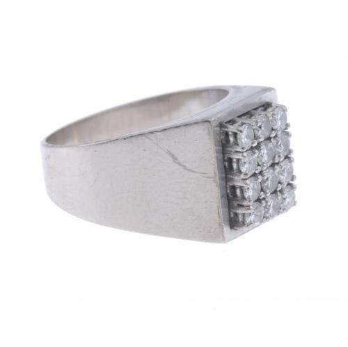 DIAMONDS SIGNET RING.