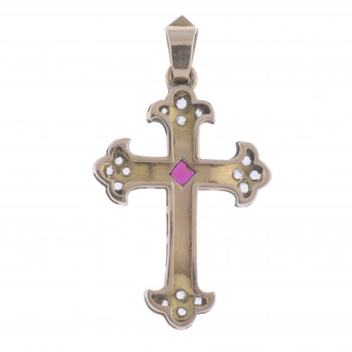 CROSS PENDANT WITH DIAMONDS.