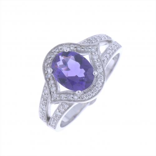 RING WITH AMETHYST AND DIAMONDS.