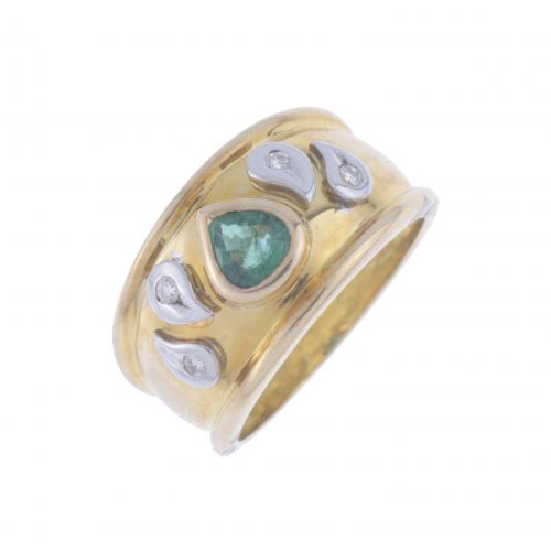 WIDE RING WITH EMERALD HEART.