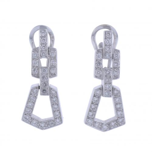 LONG EARRINGS IN LINK WITH DIAMONDS.