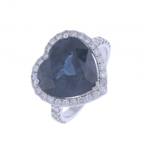 HEART RING WITH CENTRAL SAPPHIRE.