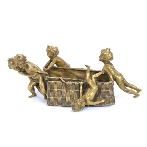 FRANÇOIS-RAOUL LARCHE (1860-1912).  CENTREPIECE WITH BRONZE FIGURAL GROUP "CHILDREN WITH BASKET".