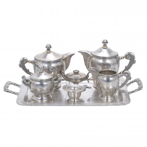 SILVER TEA AND COFFEE SET, 20TH CENTURY.