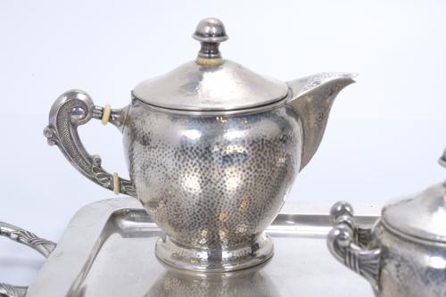 SILVER TEA AND COFFEE SET, 20TH CENTURY.