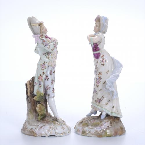 PAIR OF PORCELAIN FIGURES, 20TH CENTURY.